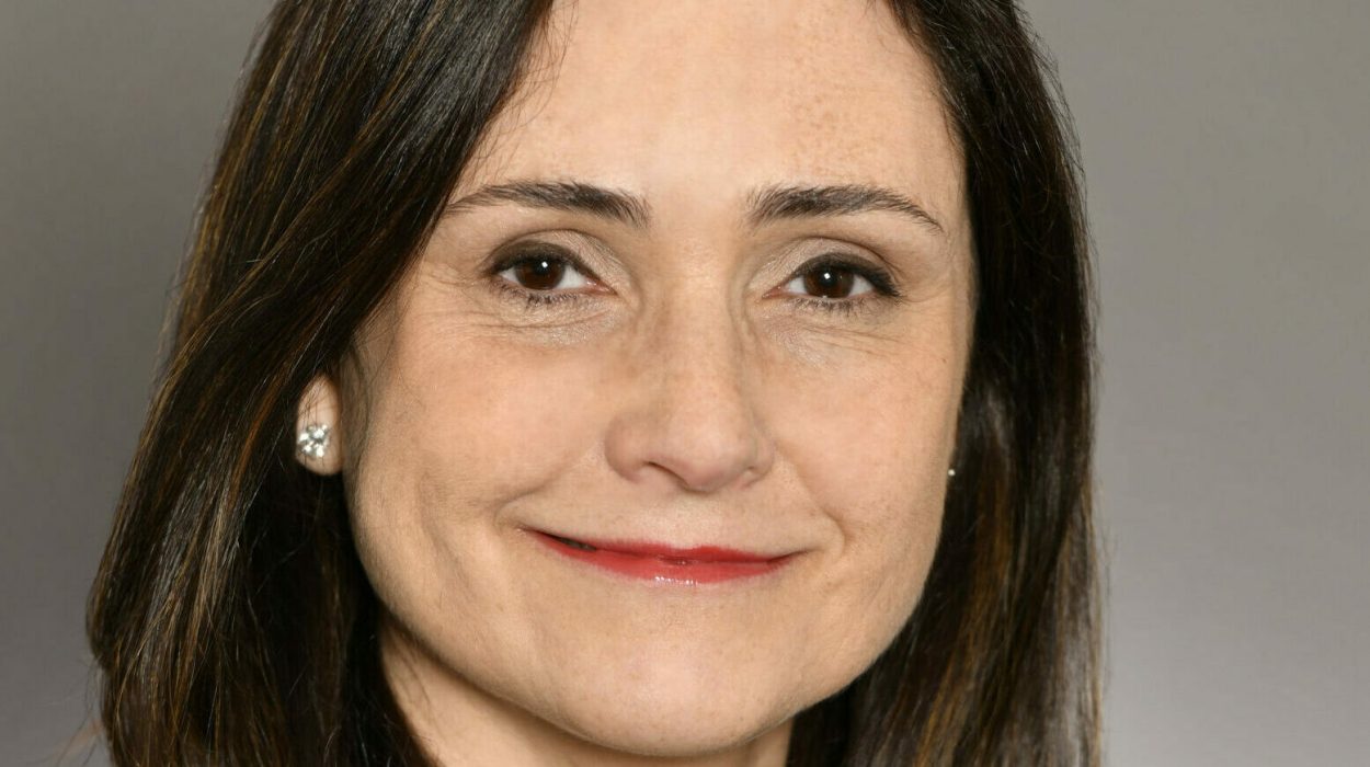 Silvana Montenegro professional headshot